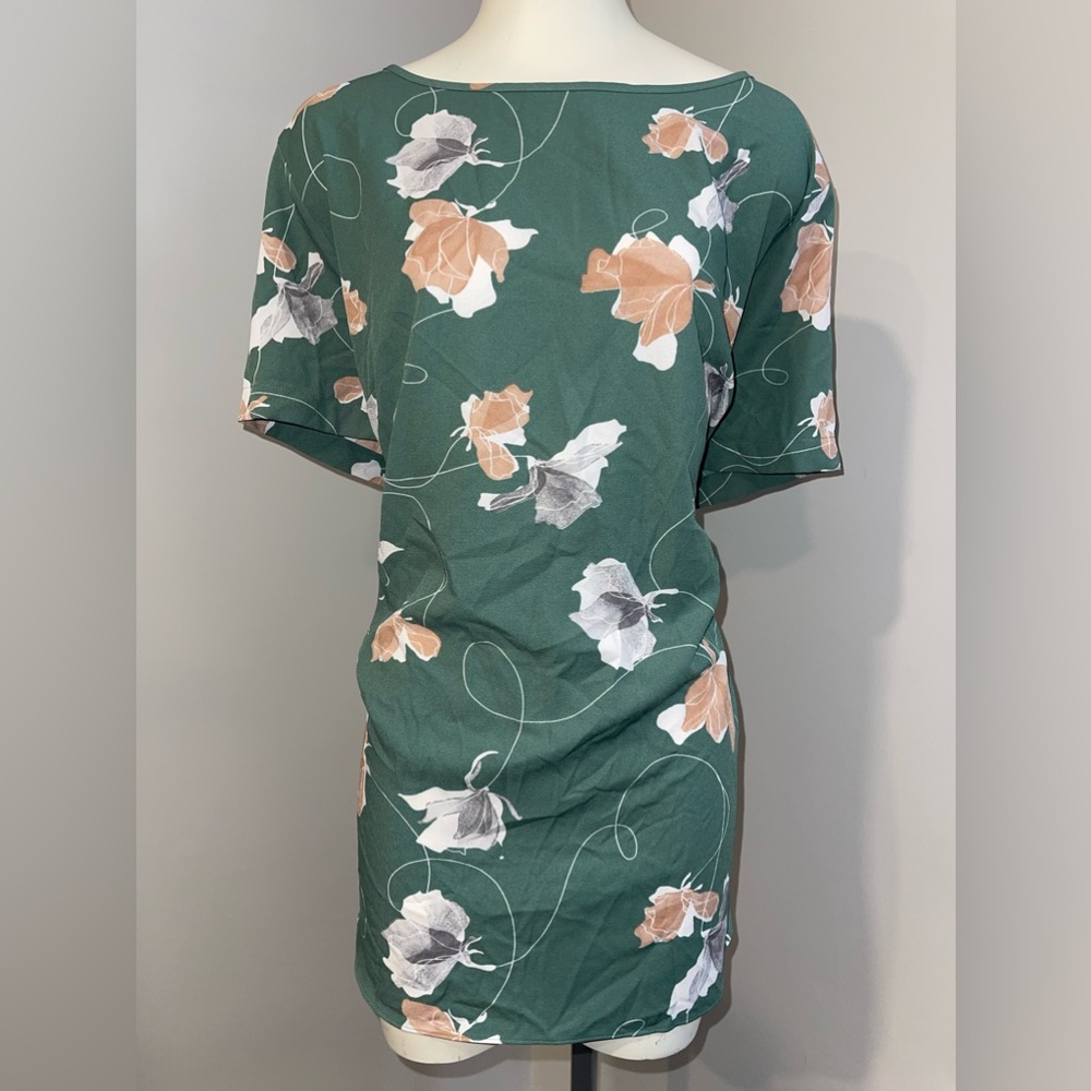 Ava & Viv 3X floral button back short sleeve blouse shirt top